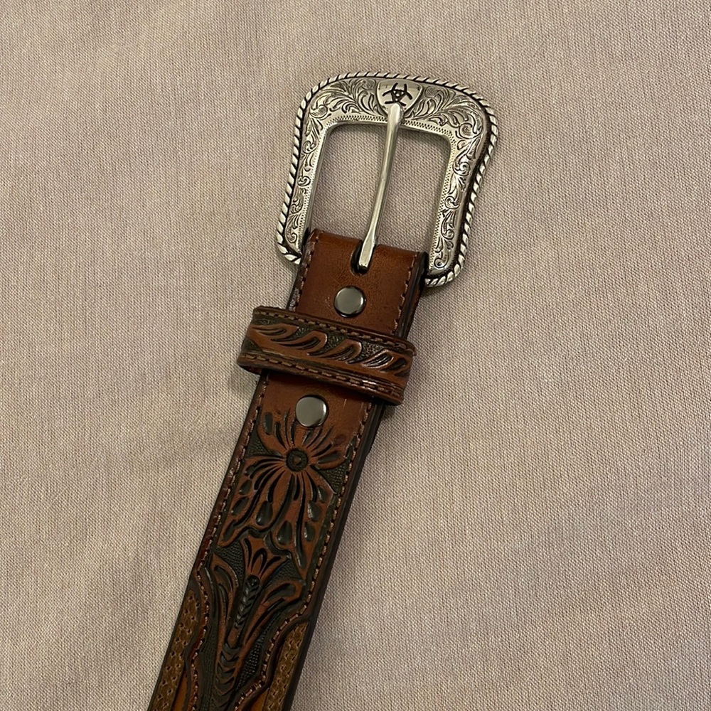Ariat belt